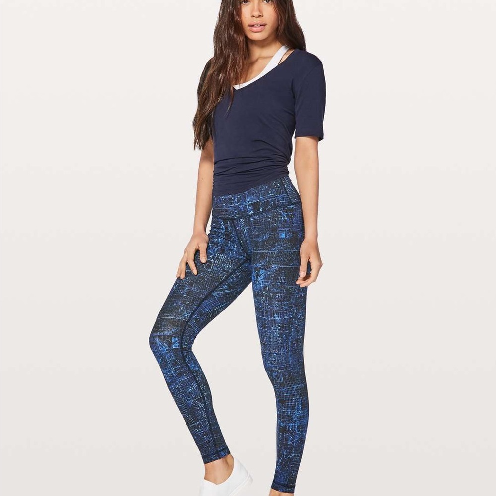 Lululemon Wunder Under Hi-Rise Tight 28"
City Lights Multi Black size 8